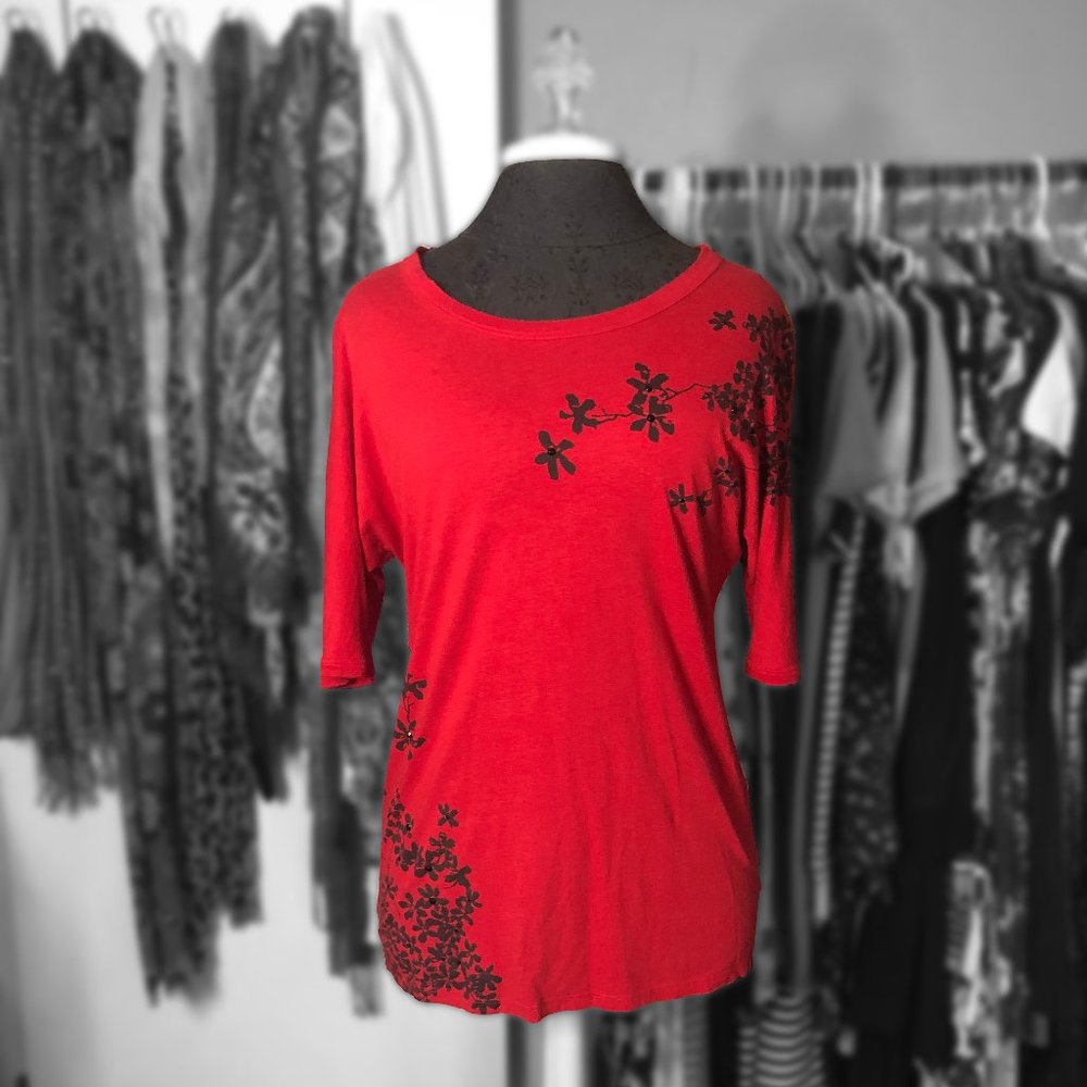 New Directions Red T-Shirt with Floral Pattern